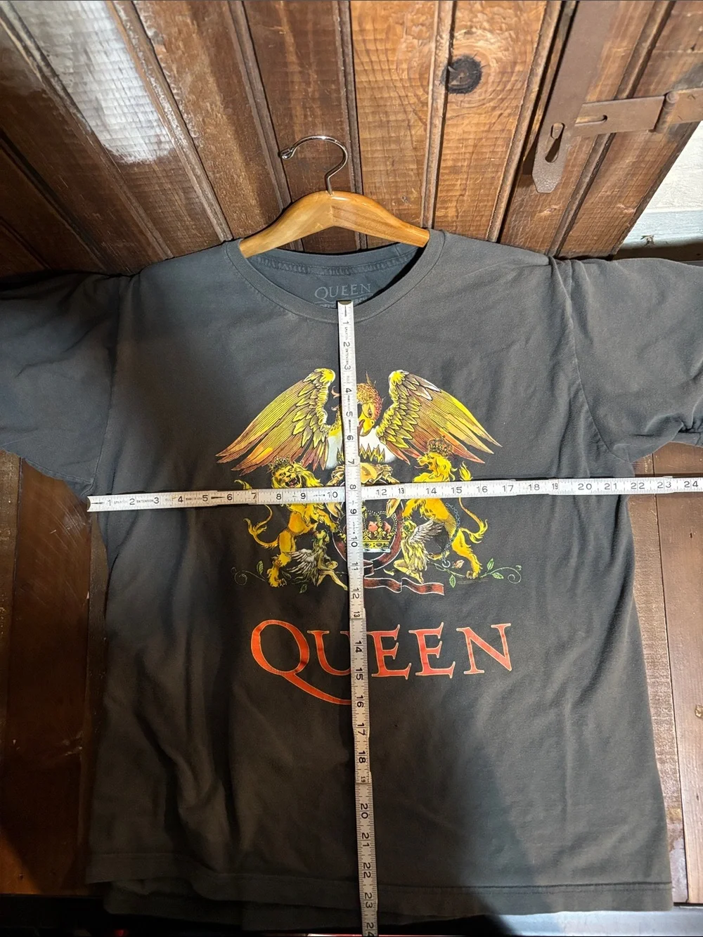 Queen yellow tiny